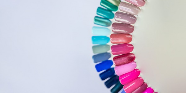 Qué color de uñas elegir para cada ocasión